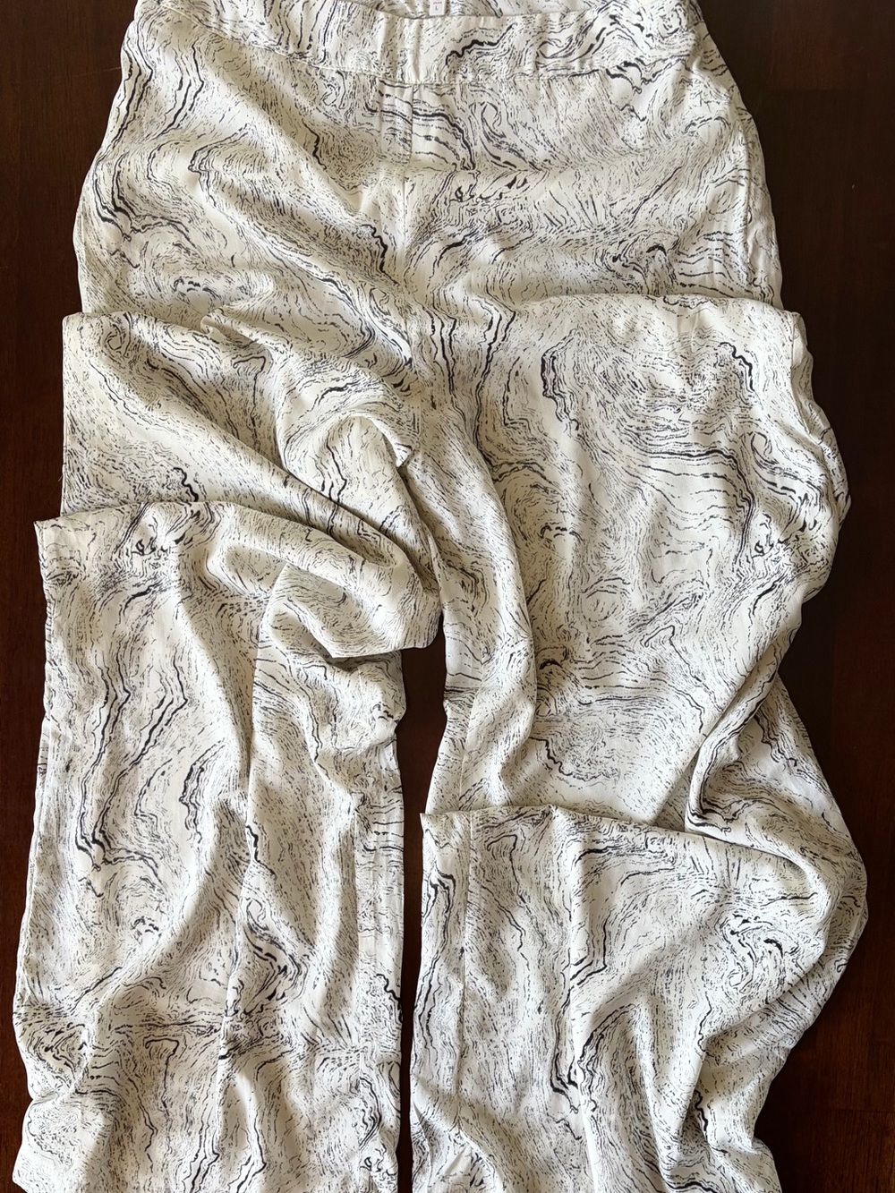 TCEC Women’s Flowy Wide-Leg Pants in a Marble-Print Size Large